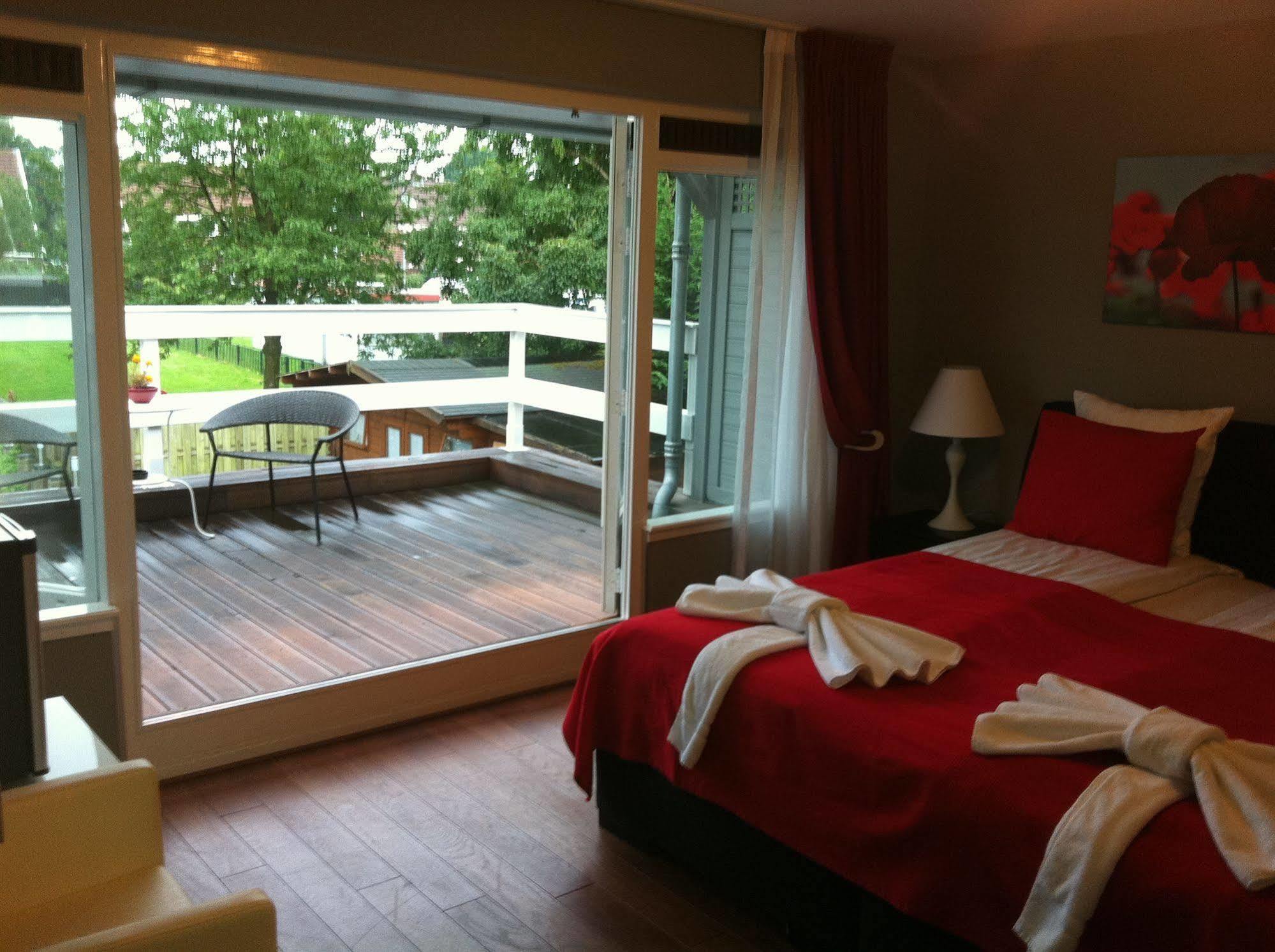 Alex Rooms Zwanenburg Exteriör bild