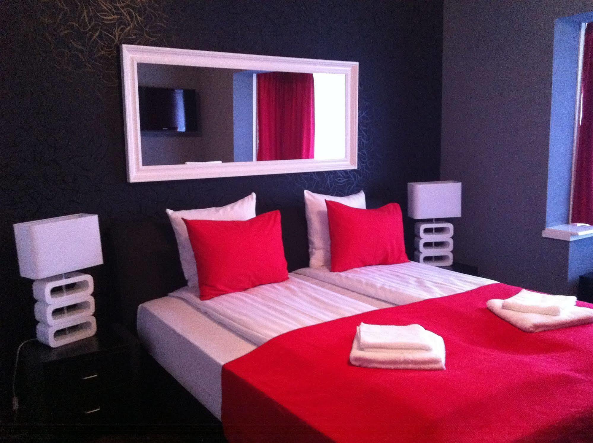 Alex Rooms Zwanenburg Exteriör bild