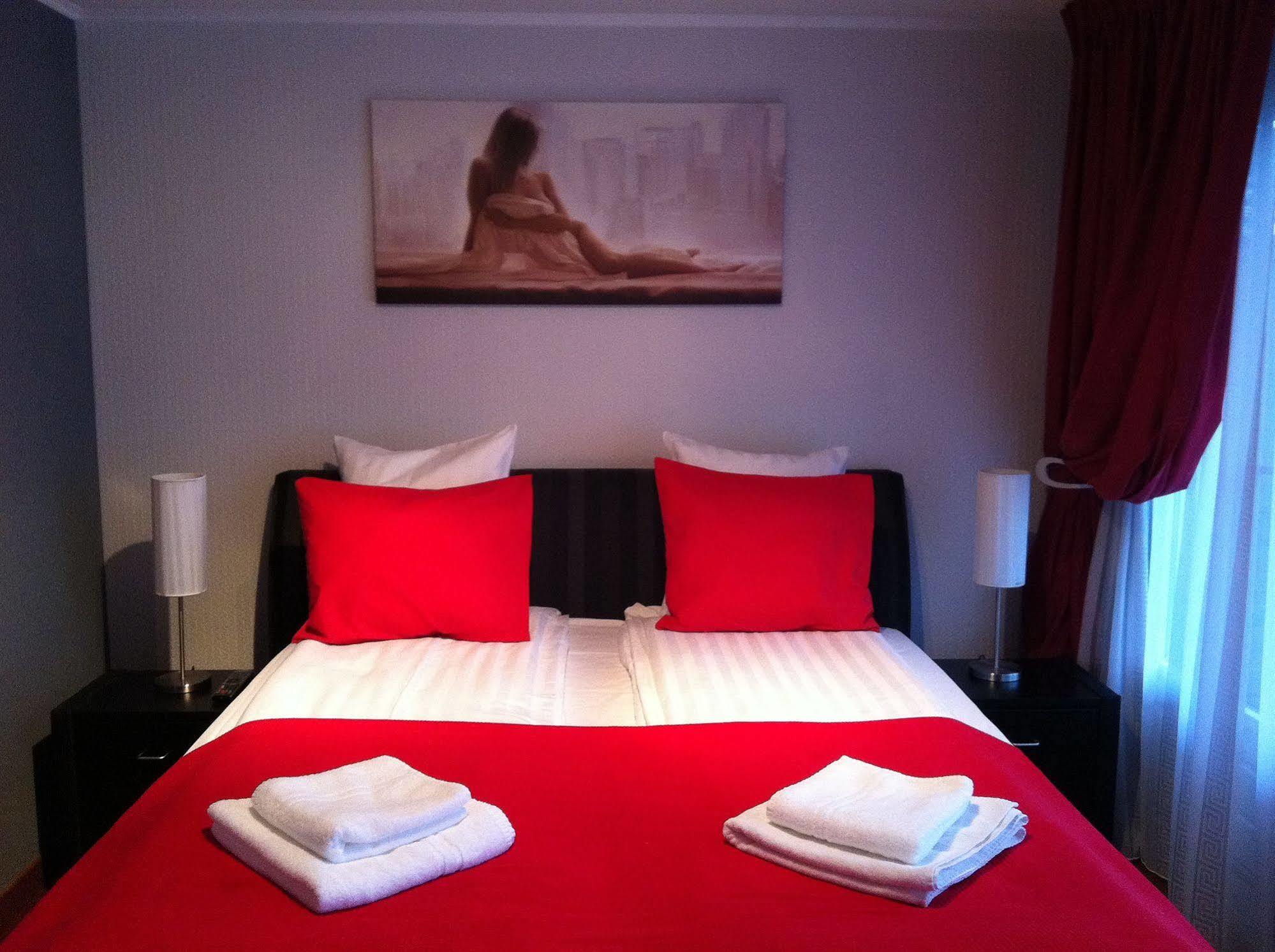 Alex Rooms Zwanenburg Exteriör bild